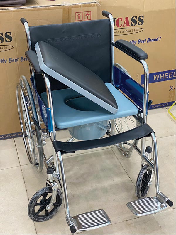 Xe lăn ghế bô vệ sinh LUCASS X-6B