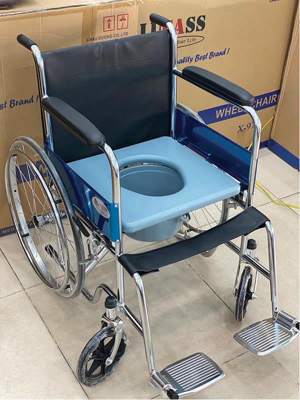 Xe lăn ghế bô vệ sinh LUCASS X-6B
